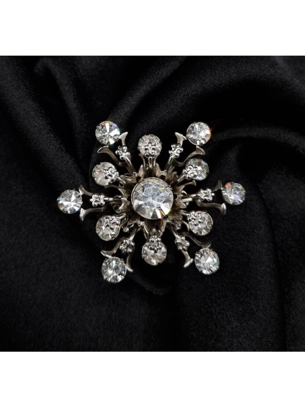 Vintage 1960's Rhinestone Snowflake Brooch Pin